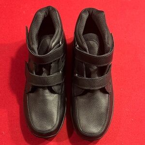 Orthofeet Black High-Top Sneakers with Straps